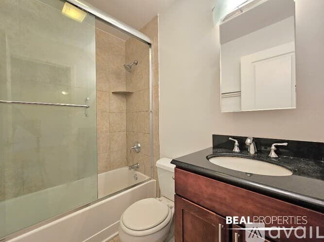 Chicago Apartment: 625 W Wrightwood Ave