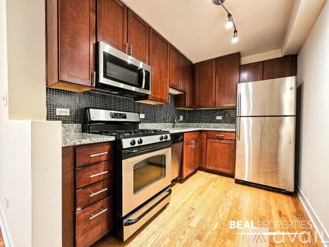 Chicago Apartment: 625 W Wrightwood Ave