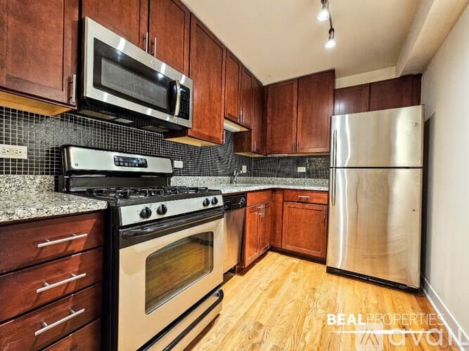 Chicago Apartment: 625 W Wrightwood Ave