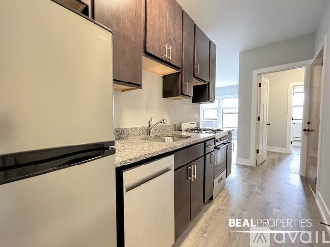 Chicago Apartment: 701 W Brompton Ave