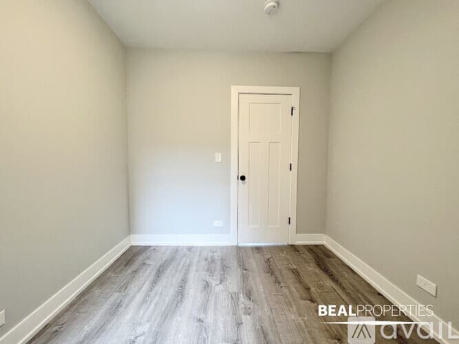 Chicago Apartment: 701 W Brompton Ave