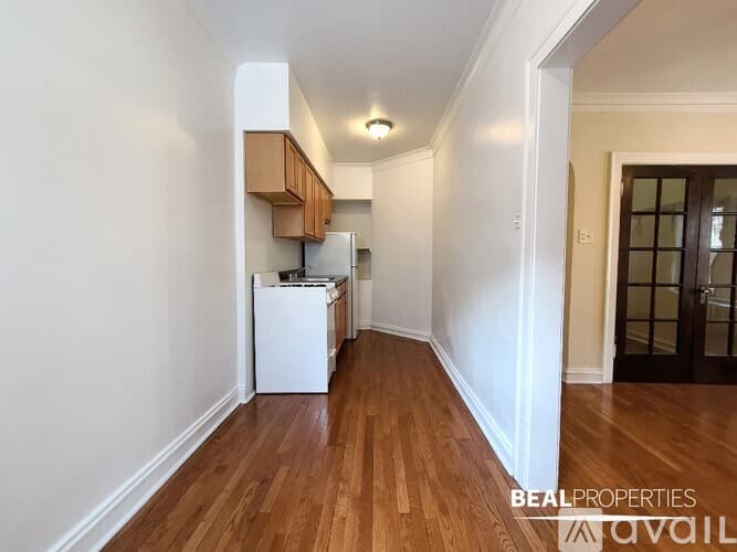 Chicago Apartment: 4641 N Paulina St
