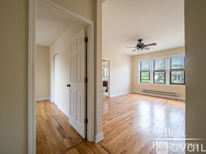 Chicago Apartment: 4737 N Hermitage Ave