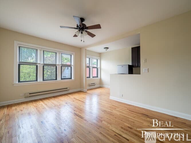 Chicago Apartment: 4737 N Hermitage Ave