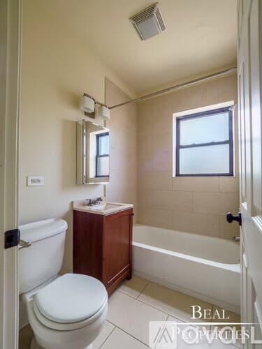 Chicago Apartment: 4737 N Hermitage Ave