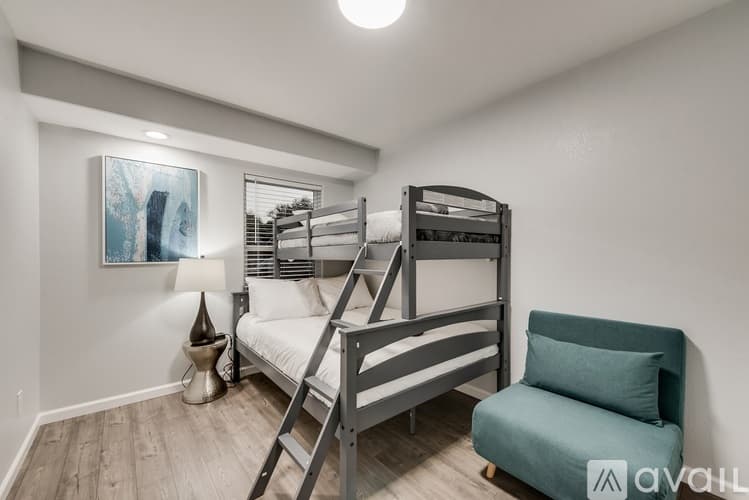 Arlington House: 1203 Andrews St