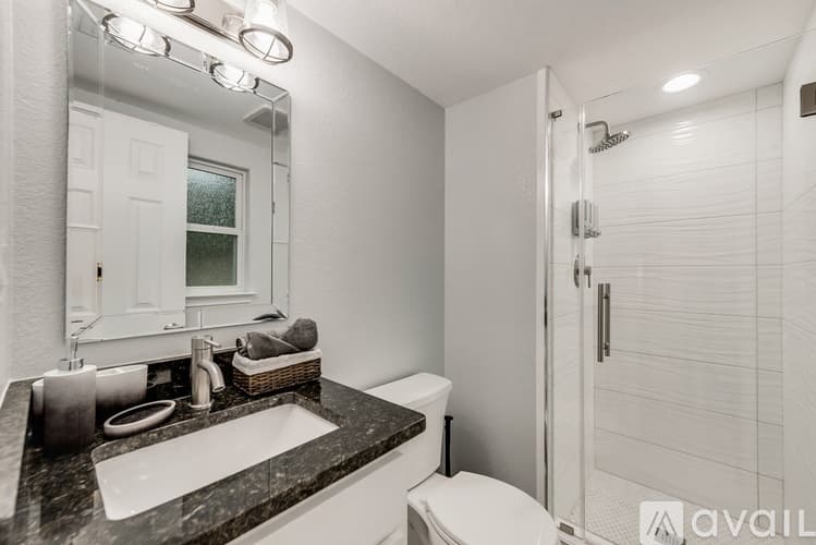 Arlington House: 1203 Andrews St