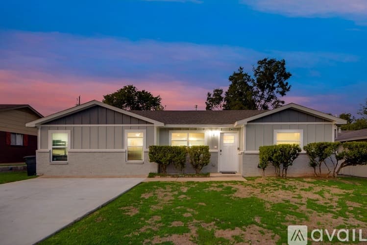 Arlington House: 1203 Andrews St