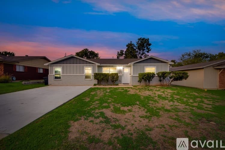 Arlington House: 1203 Andrews St