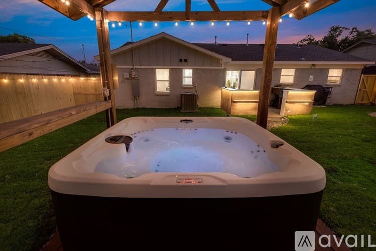 Arlington House: 1203 Andrews St