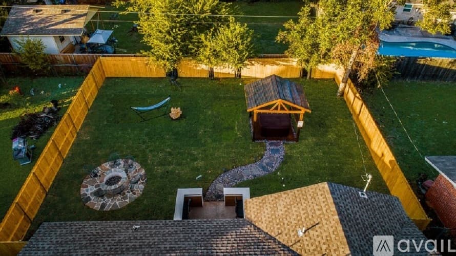 Arlington House: 1203 Andrews St