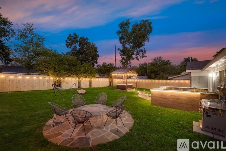 Arlington House: 1203 Andrews St