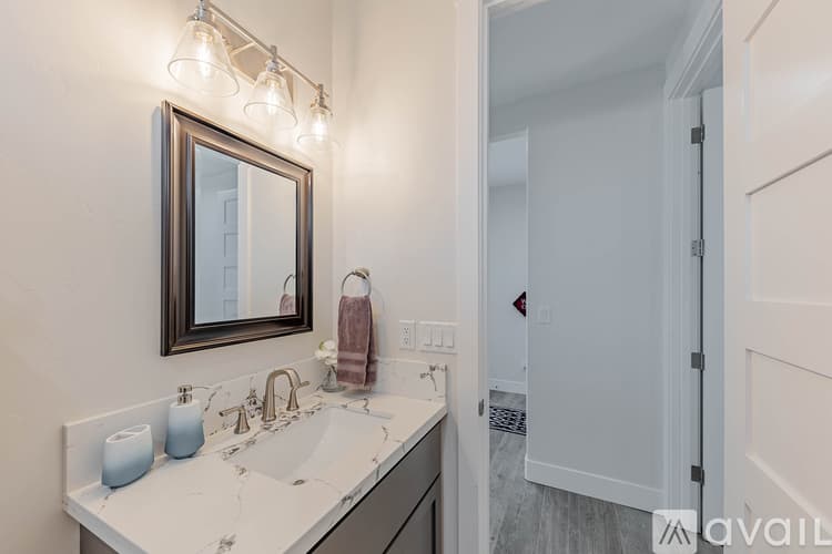 Lake Havasu City House: 3230 N Kiowa Blvd