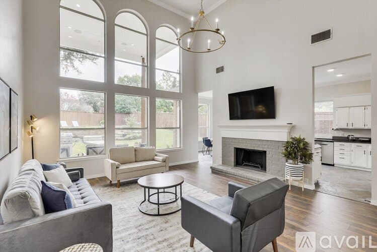 Grand Prairie House: 2313 Kingsley Dr