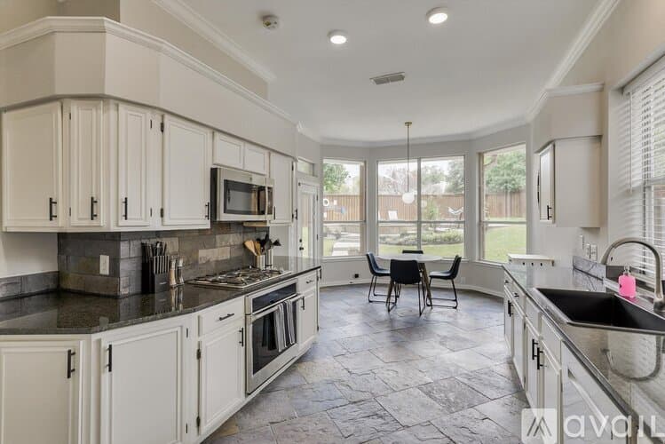 Grand Prairie House: 2313 Kingsley Dr