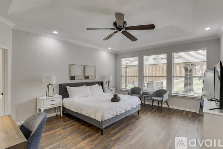 Grand Prairie House: 2313 Kingsley Dr