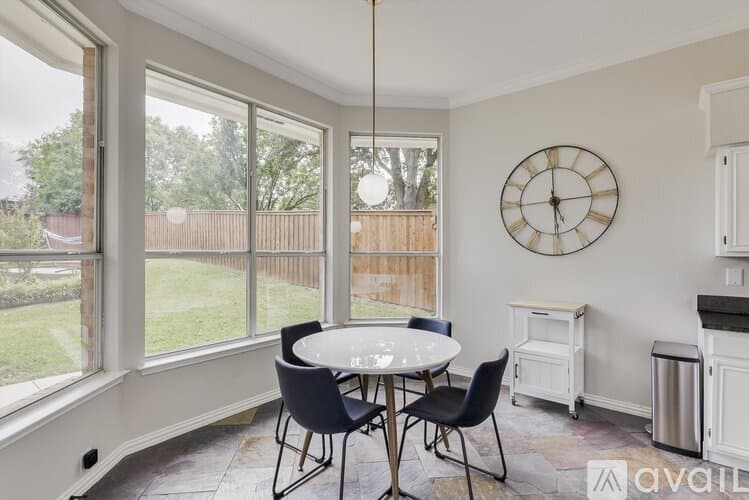 Grand Prairie House: 2313 Kingsley Dr
