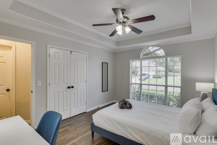 Grand Prairie House: 2313 Kingsley Dr