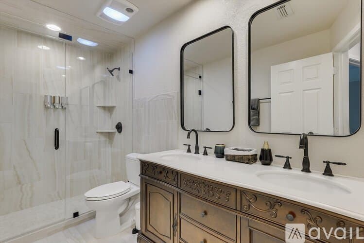 Grand Prairie House: 2313 Kingsley Dr