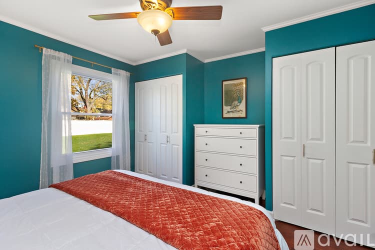 Orland Park House: 10240 Hawthorne Dr