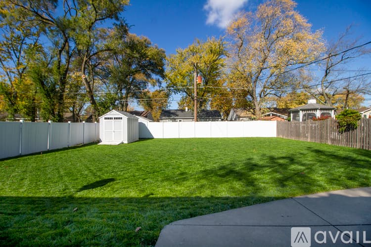 Orland Park House: 10240 Hawthorne Dr