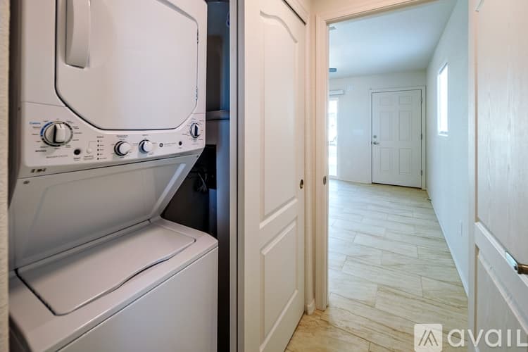 Lake Havasu City Apartment: 1880 Swanson Ave