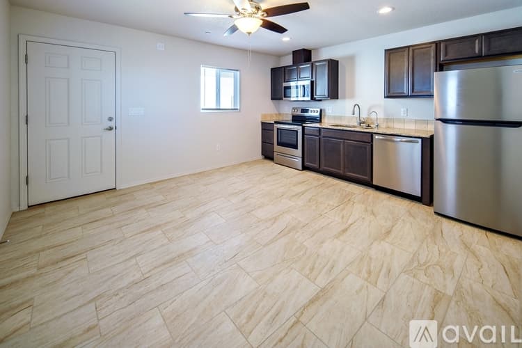 Lake Havasu City Apartment: 1880 Swanson Ave