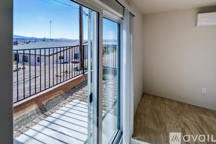 Lake Havasu City Apartment: 1880 Swanson Ave