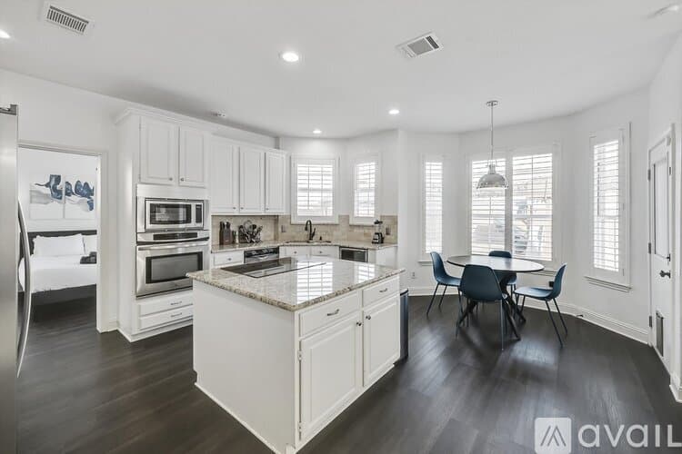 Flower Mound House: 2632 Skinner Dr