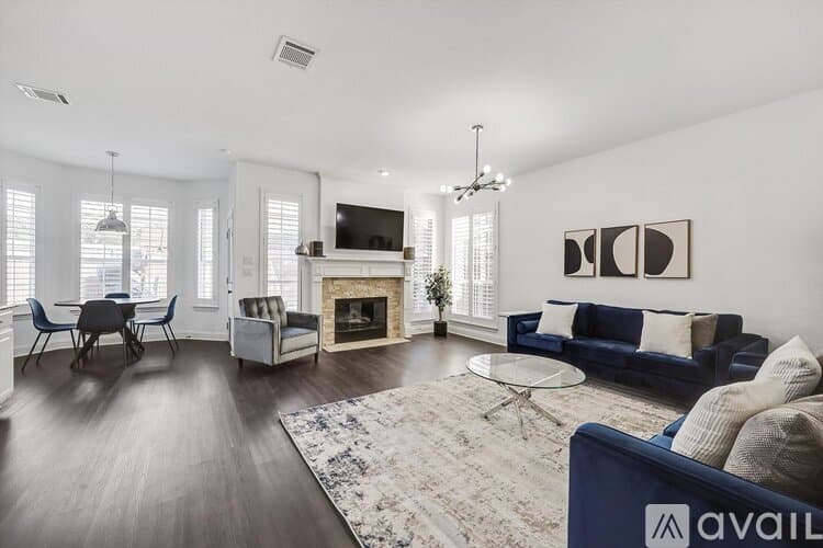Flower Mound House: 2632 Skinner Dr