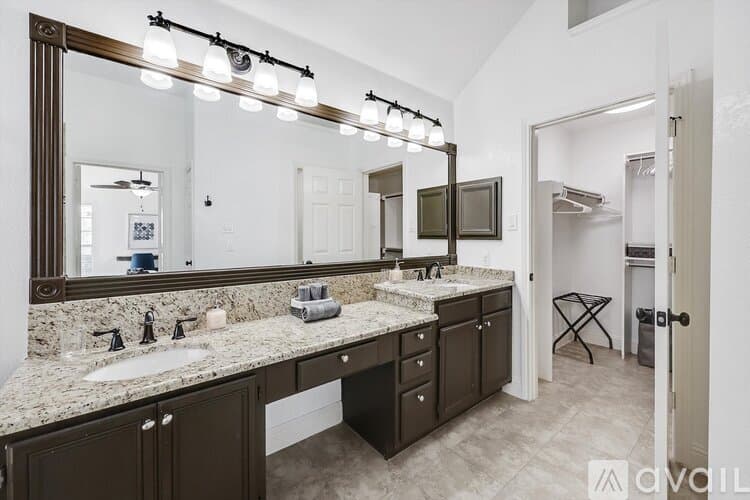 Flower Mound House: 2632 Skinner Dr