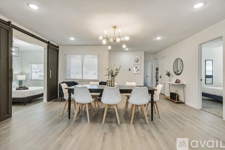 Fort Worth House: 7920 Limerick Ln
