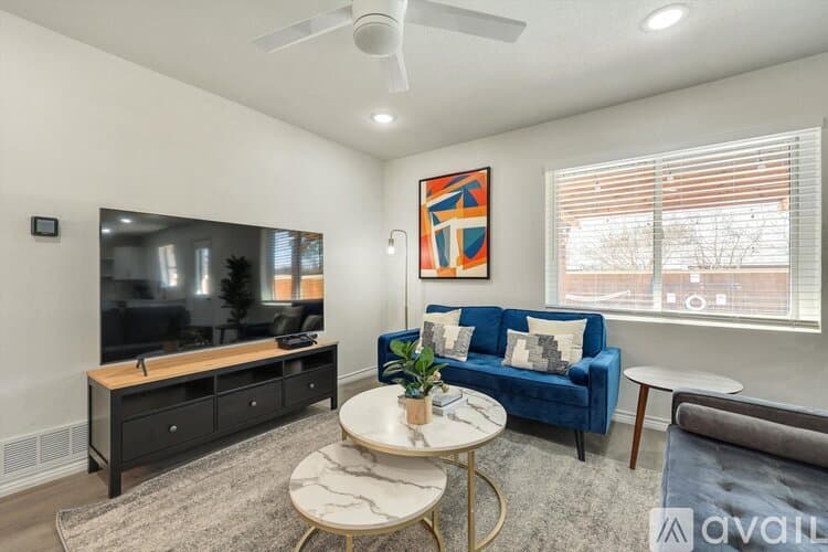 Fort Worth House: 7920 Limerick Ln