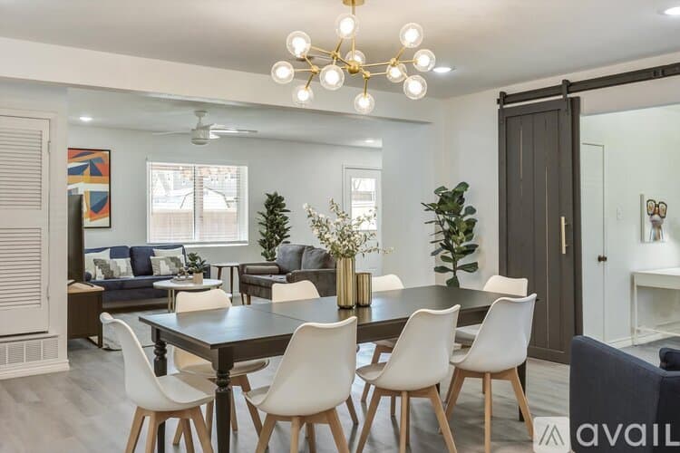 Fort Worth House: 7920 Limerick Ln