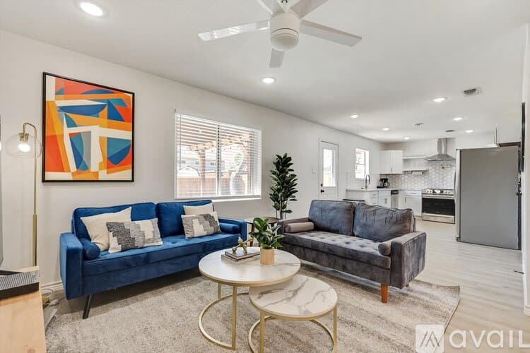 Fort Worth House: 7920 Limerick Ln