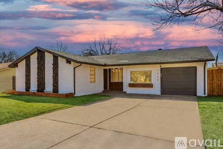 Fort Worth House: 7920 Limerick Ln