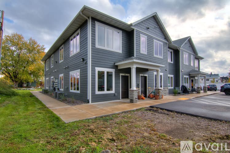 Eau Claire Apartment: 2136 4th St