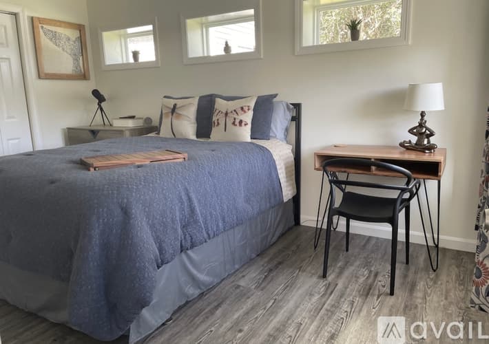 Ellsworth House: 641 Mariaville Rd