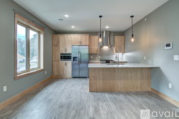 Eau Claire Apartment: 2136 4th St