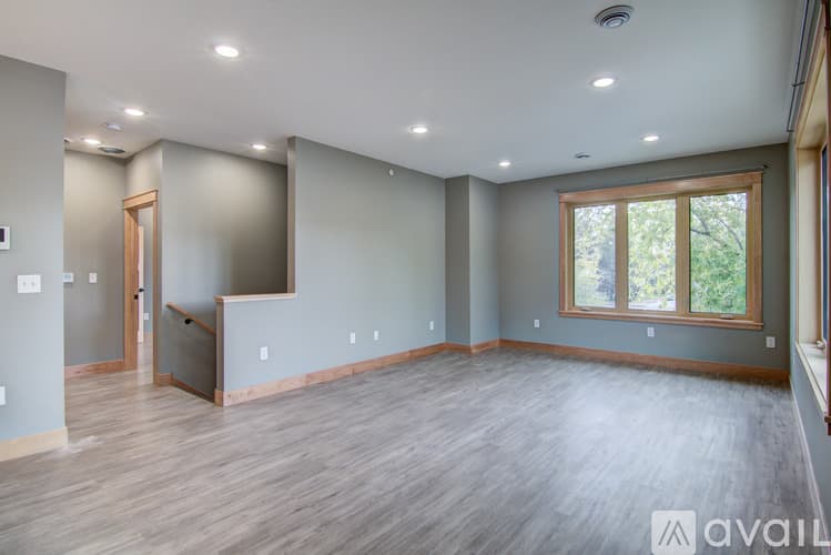 Eau Claire Apartment: 2136 4th St