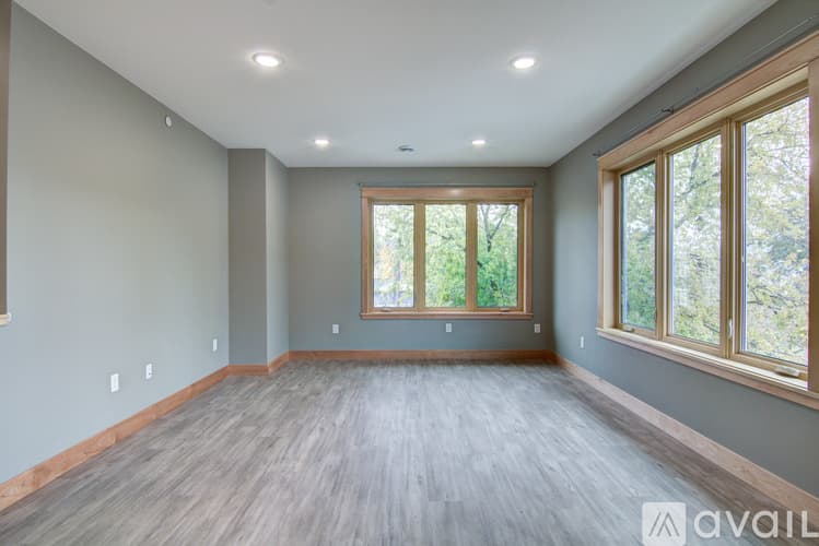 Eau Claire Apartment: 2136 4th St