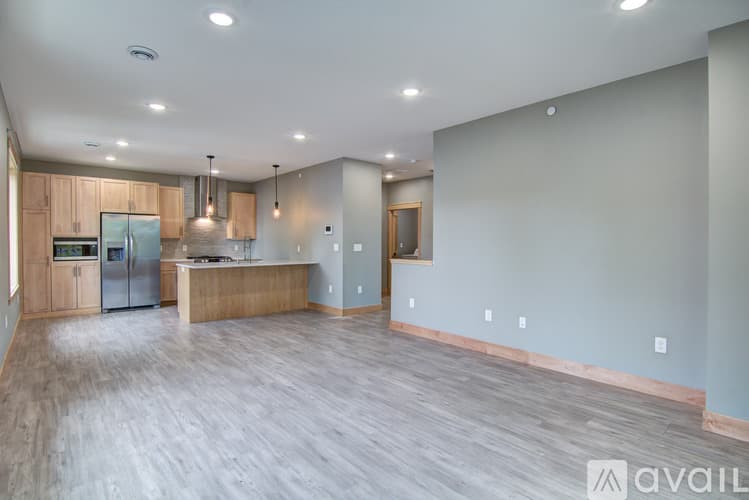 Eau Claire Apartment: 2136 4th St