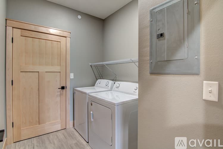 Eau Claire Apartment: 2136 4th St