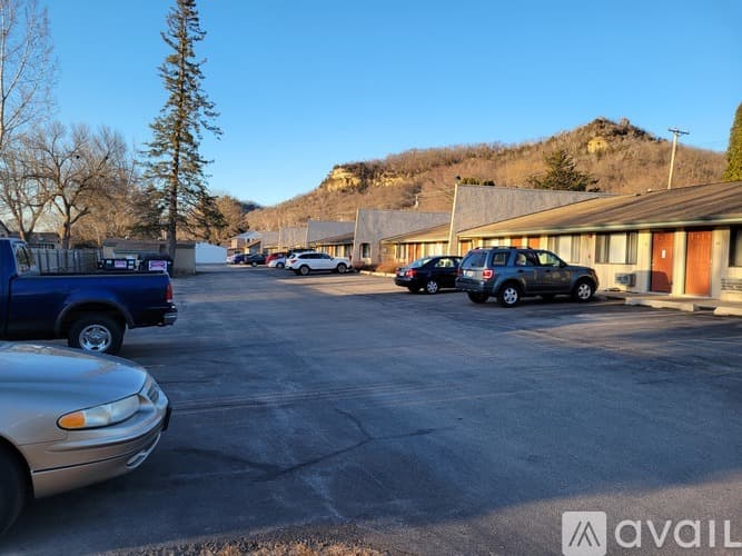 La Crosse Apartment: 2222 32nd St S
