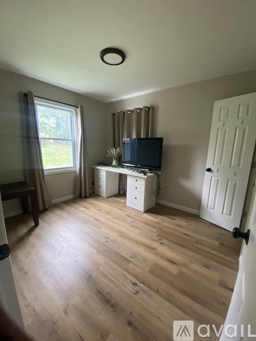 Oxon Hill Apartment: 1309 Dunwoody Avenue