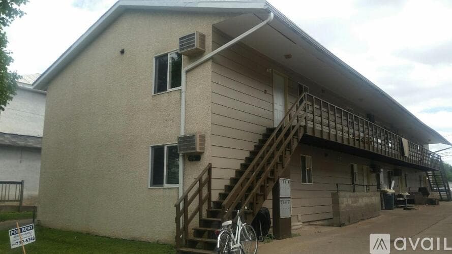 La Crosse Apartment: 1014 Pine St