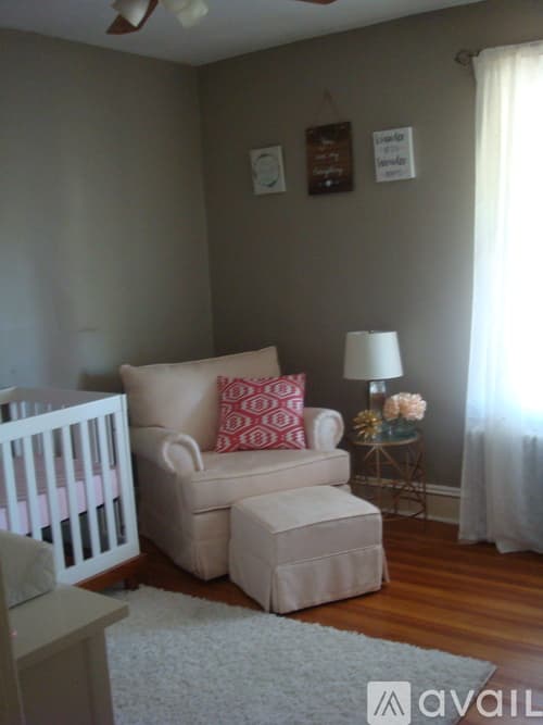 West Hartford Apartment: 406 Park Rd