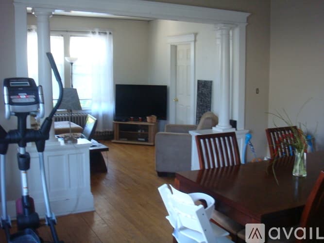 West Hartford Apartment: 406 Park Rd
