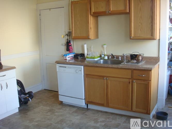 West Hartford Apartment: 406 Park Rd
