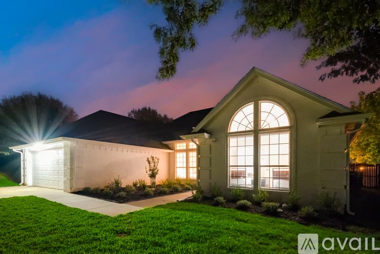 North Richland Hills House: 7512 Brentwood Ct